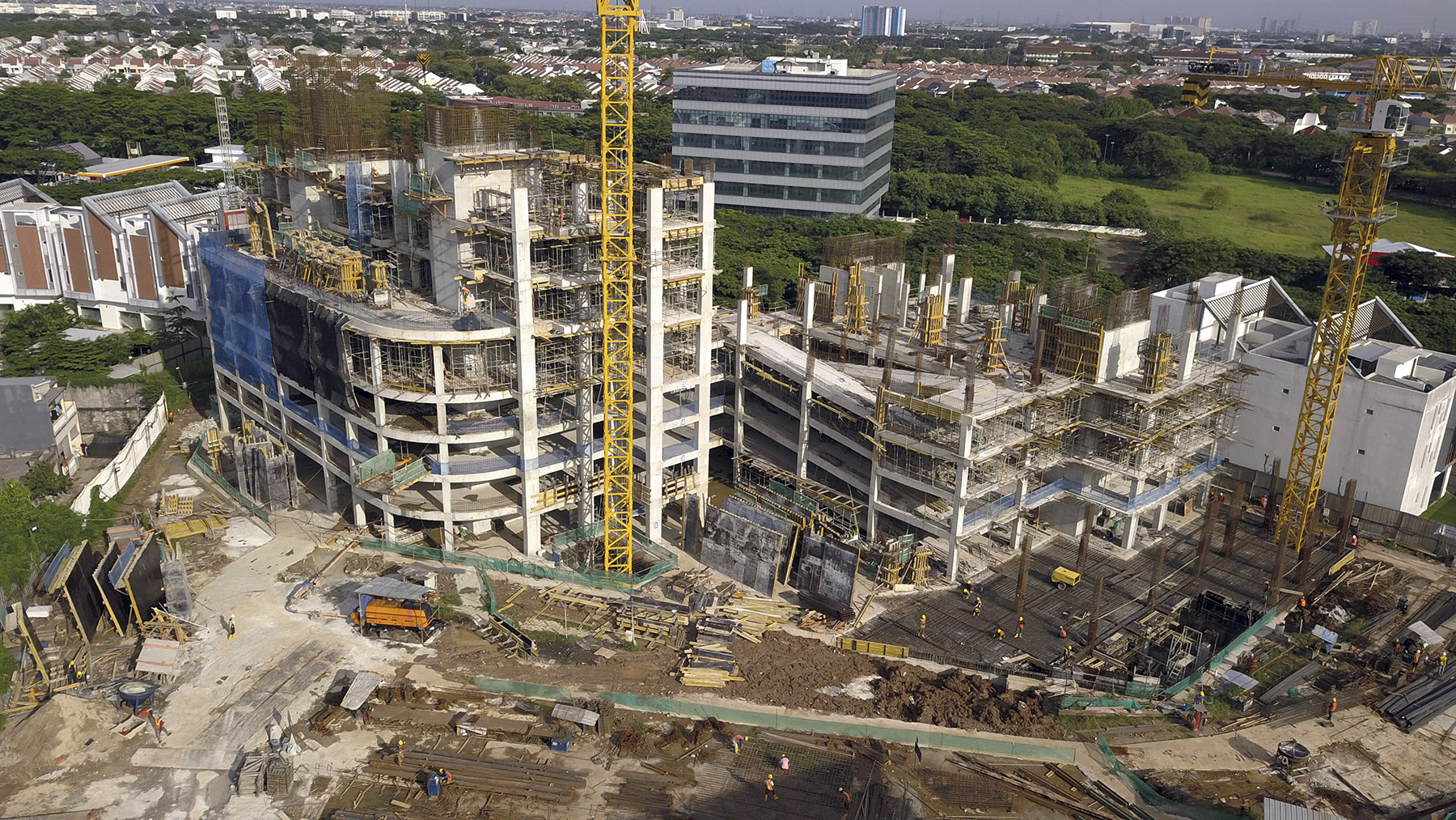 Aplikasikan Fasad Pracetak, Strategi Modernland Kebut Pembangunan Cleon Park Apartment